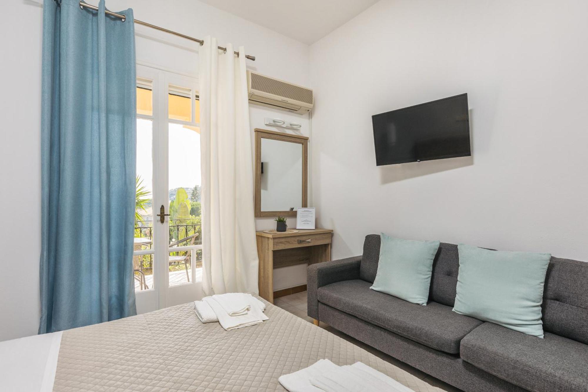 P Koklas Apartments Zakynthos Town Luaran gambar